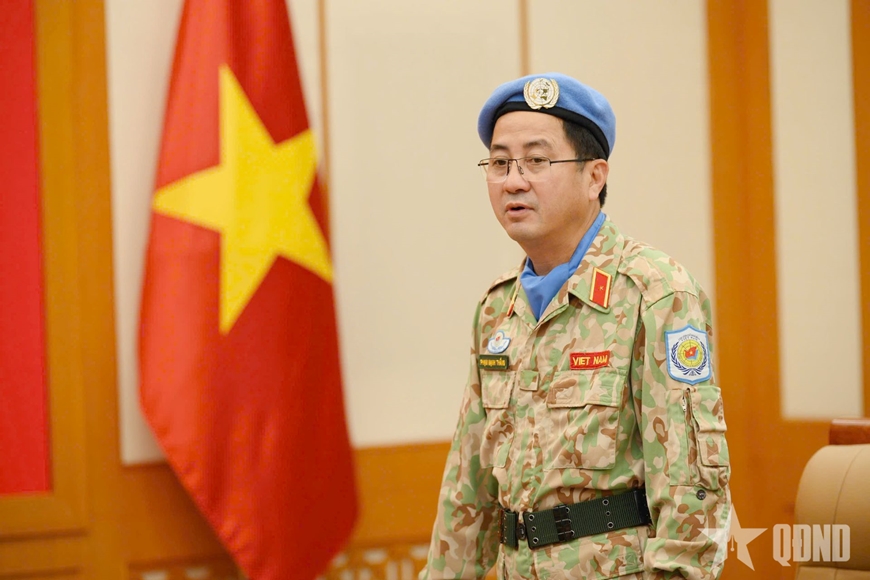 /UploadStore/admin/251010 trao quyet dinh/hung 2.jpg